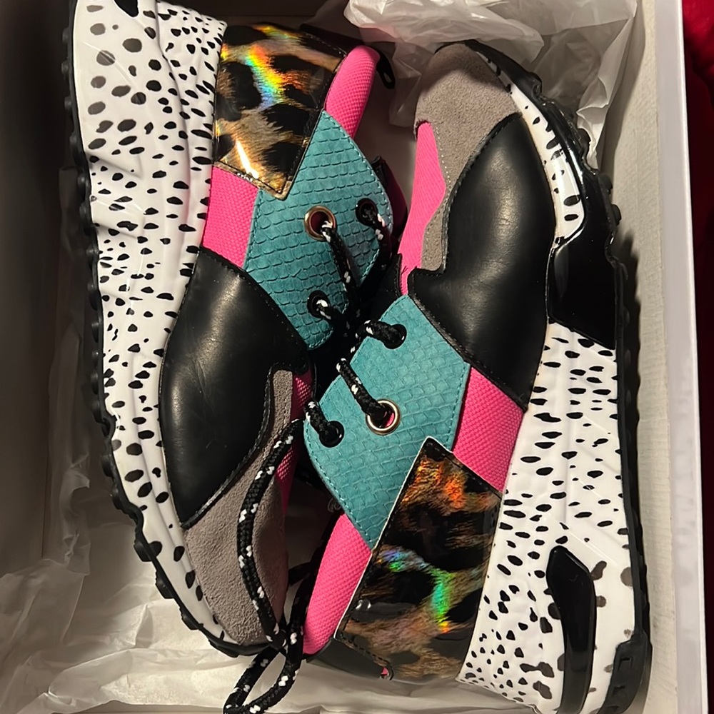 Steve Madden tennis shoes